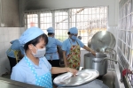 Sở Y tế Trà Vinh tặng giấy khen cho Bếp ăn tập thể Trường Thực hành Sư phạm