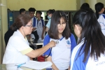 Tổ chức khám sức khỏe cho học sinh toàn trường năm học 2017- 2018